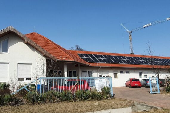 15 kWp kapacitású napelemes rendszer